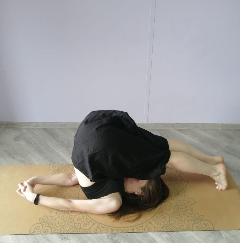 Коррекция осанки на занятии йоготерапией